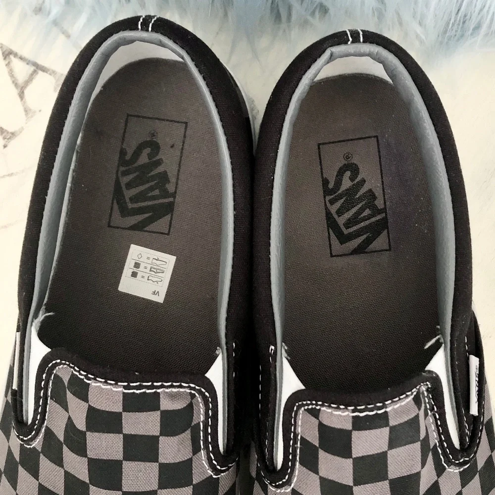 Vans, Off The Wall, Classic, Slip-On Checkerboard, Canvas Sneakers, Size 9.5 - Picture 9 of 15